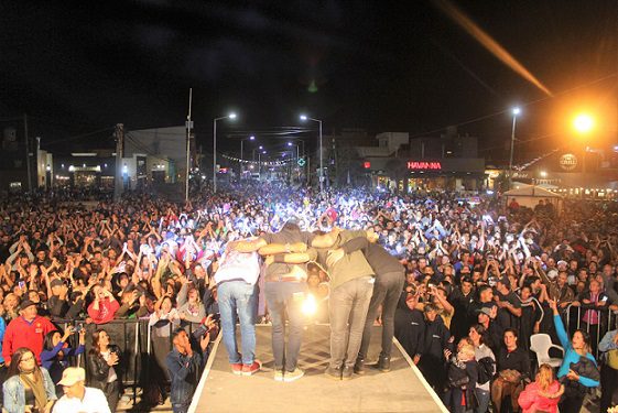 Mar Chiquita: Kapanga hizo delirar a una multitud en la Fiesta de la Cerveza Artesanal