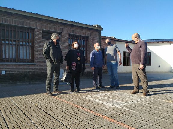 Comenzó la obra de adecuación de desagües cloacales en la Escuela N°29 de Santa Elena