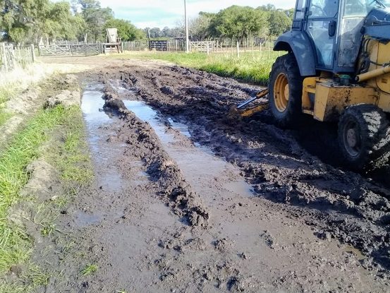 Mar Chiquita – Inspección General: mantenimiento en los caminos rurales.