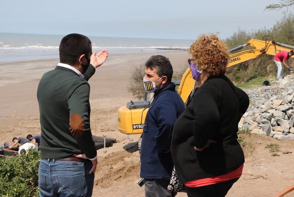 El Intendente Cristian Cardozo recorrió los trabajos que se realizan en un nuevo espacio público de La Costa