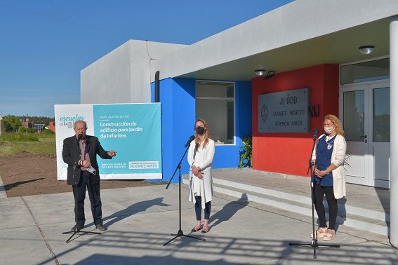 Mar Chiquita: Kicillof y Jorge Paredi encabezaron la apertura del Jardín de Infantes Nº 909 y de la Primaria N° 30