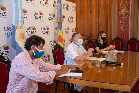 MÁS DE 3 MILLONES DE PESOS PARA ENTIDADES LOCALES. EL INTENDENTE GELENÉ ENTREGÓ FONDOS A COMERCIOS E INSTITUCIONES FLORENSES POR SEGUNDA VEZ.