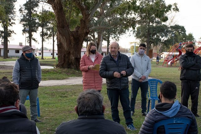 El municipio se reunió con contratistas locales para el inicio de obras en las 100 viviendas en Coronel Vidal