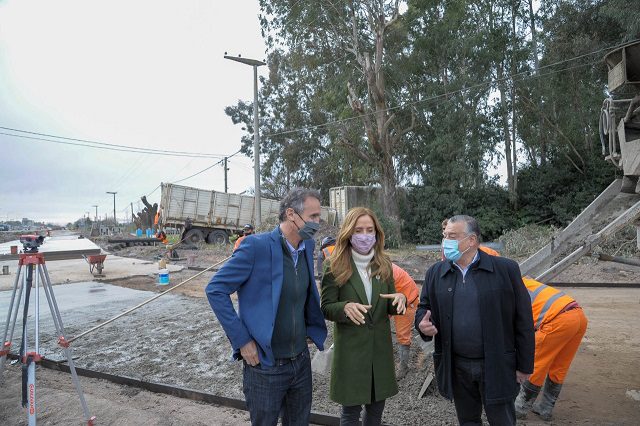 Katopodis y Tolosa Paz visitaron las ciudades de Las Flores y Rauch