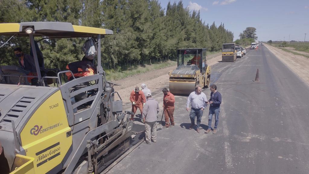 Yzurieta recorrió la obra de repavimentación de la Ruta Provincial N° 215