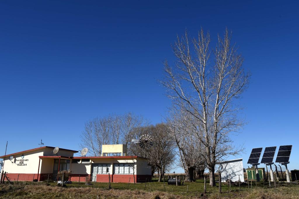 Se instalarán paneles solares en 47 escuelas rurales de la provincia