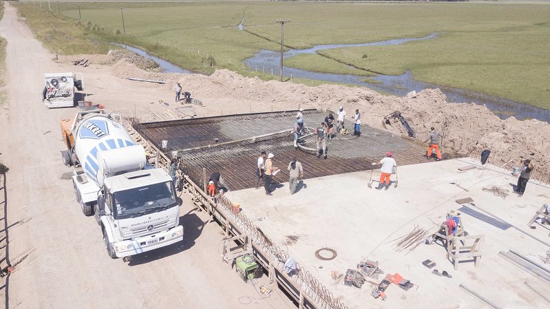 Continúa a buen ritmo la obra de reemplazo del puente sobre el Río Samborombón