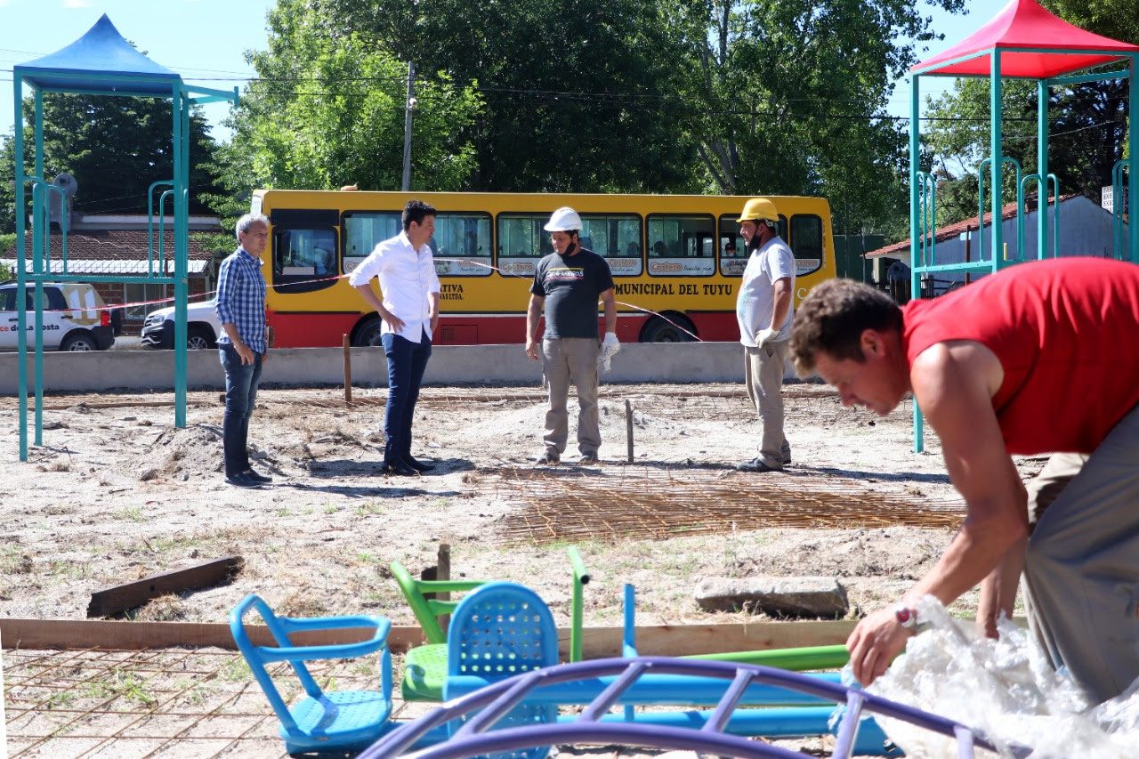 La Costa: Cardozo recorrió trabajos integrales y de puesta en valor de espacios públicos de Santa Teresita