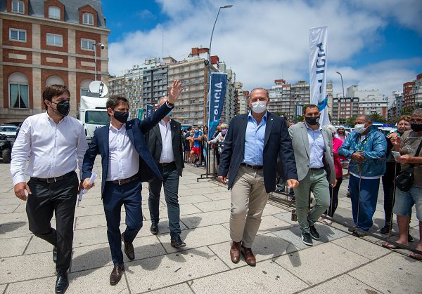 TEMPORADA 2021/2022 Kicillof: “A partir de mañana habrá vacunación libre, gratuita y federal para todos los turistas que visiten la Provincia” El Gobernador presentó los operativos de seguridad y cuidado de la salud para el verano junto a Berni, Kreplak y Lissalde