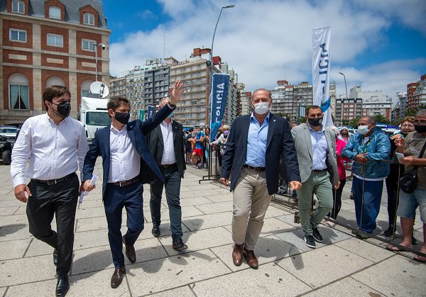 TEMPORADA 2021/2022 Kicillof: “A partir de mañana habrá vacunación libre, gratuita y federal para todos los turistas que visiten la Provincia” El Gobernador presentó los operativos de seguridad y cuidado de la salud para el verano junto a Berni, Kreplak y Lissalde