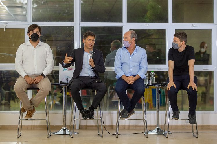 Kicillof anunció dosis de refuerzo libre para personal de seguridad y personas gestantes o en periodo de lactancia