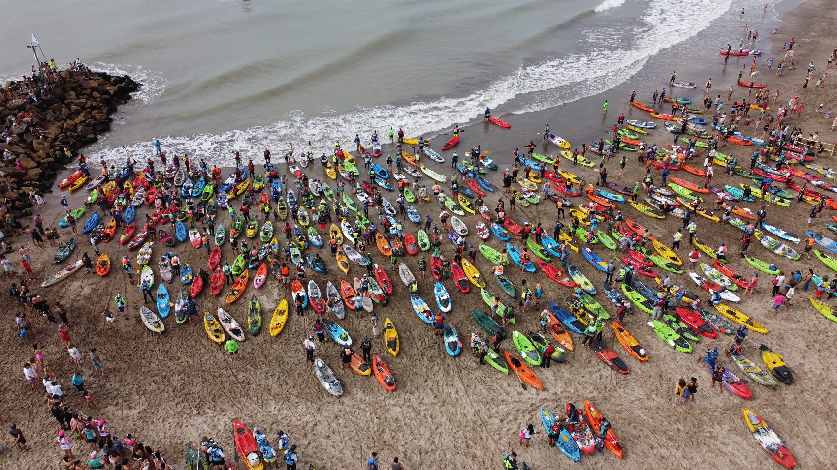 Multitudinario concurso de pesca en kayak en Santa Clara del Mar
