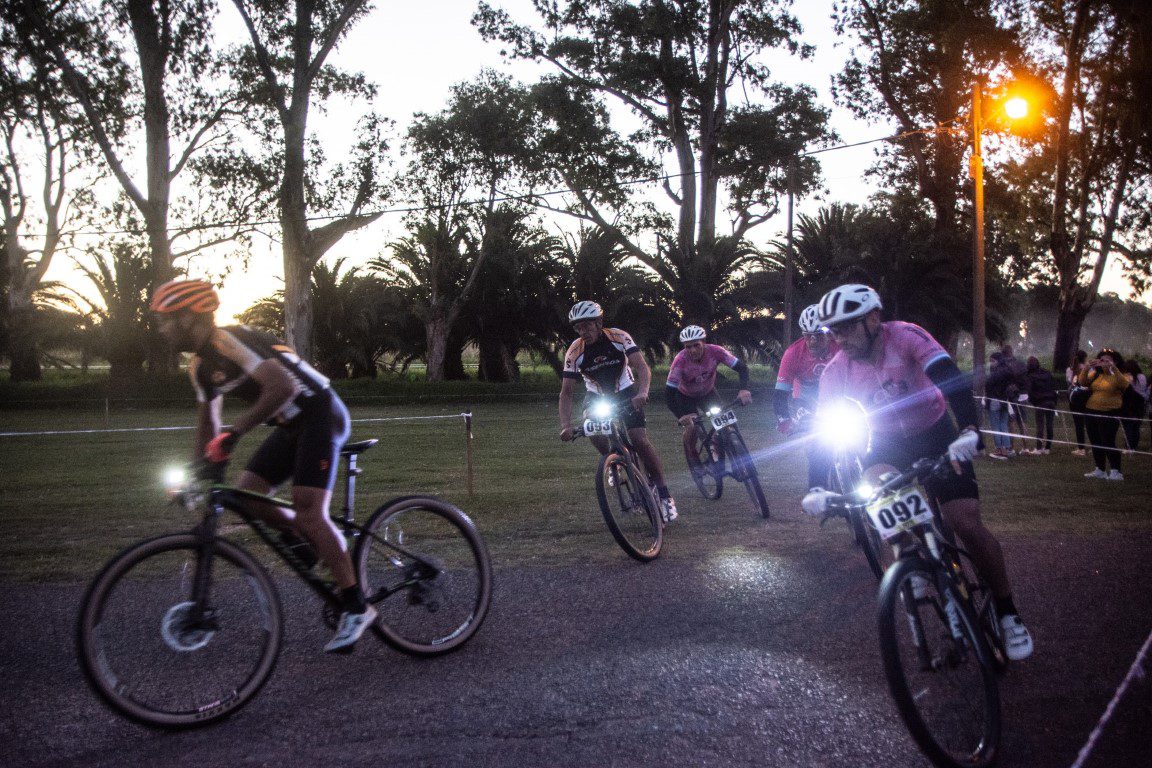 EXITOSA 7MA EDICIÓN DE LA CARRERA NOCTURNA DE MTB LAS FLORES