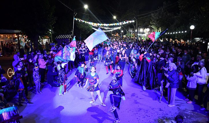 Mar de Cobo brilló con el Carnaval del Bosque y el Mar