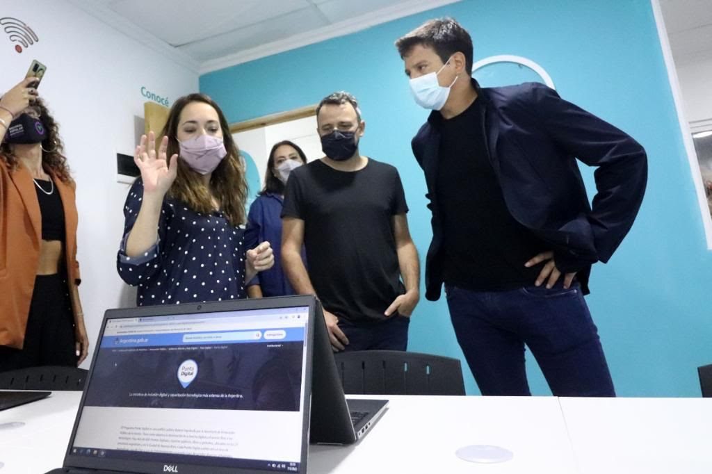 Cristian inauguró la sede del primer Punto Digital en el Partido de La Costa, un espacio con nuevas tecnologías para toda la comunidad