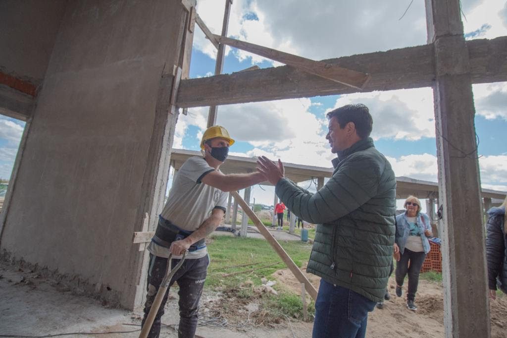 Cardozo recorrió la obra del Hospital Municipal Veterinario