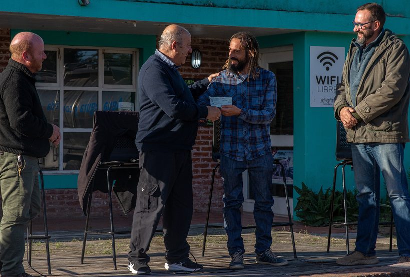 El intendente Paredi hizo entrega de un subsidio a Fomento Mar Chiquita