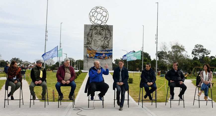 El ministro Gabriel Katopodis y el intendente Jorge Paredi anunciaron la finalización del Natatorio Climatizado en Santa Clara del Mar