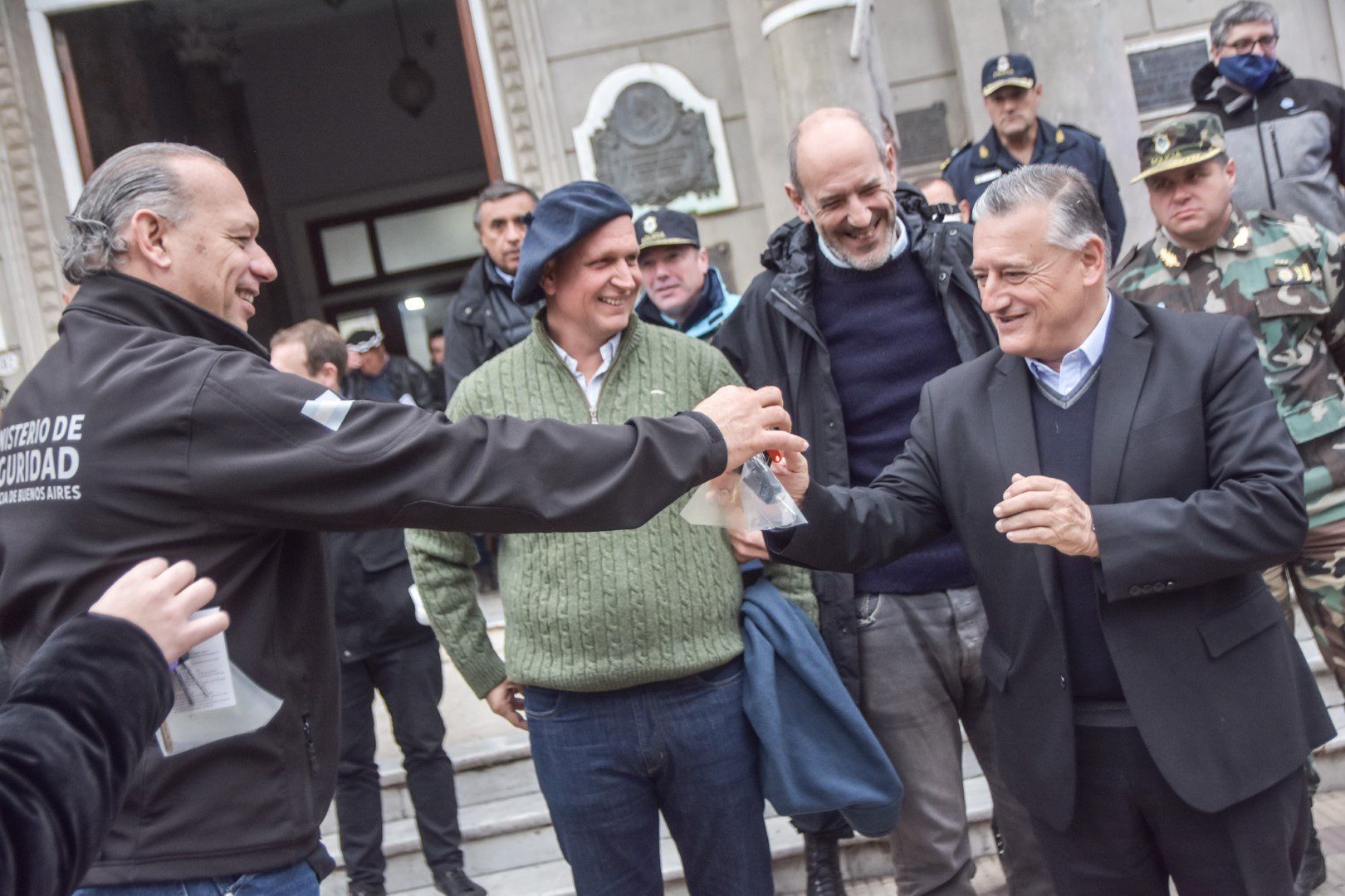 Las Flores: Berni entrego 7 patrullas nuevas a Gelene.