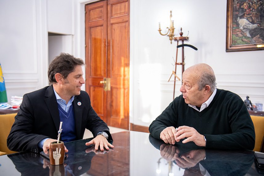 Kicillof se reunió con el intendente de Mar Chiquita Jorge Paredi.