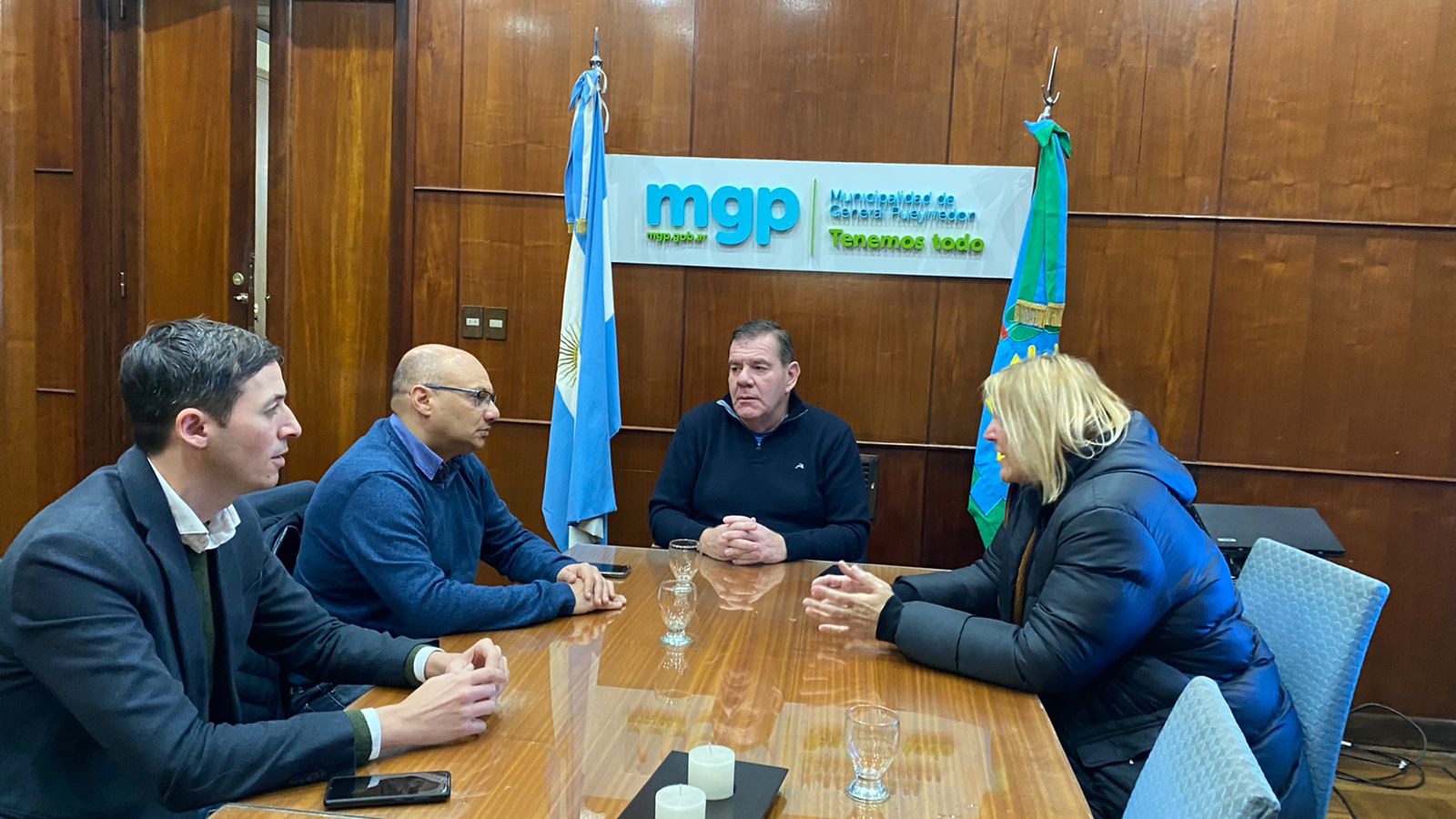 REINO SE REUNIÓ CON EL INTENDENTE DE MAR DEL PLATA Y HABLARON SOBRE PROTECCIÓN A LA INFANCIA