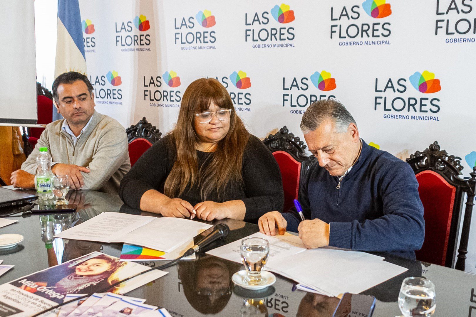 LAS FLORES CONTRA EL GROOMING: ACUERDO Y CAPACITACIONES PARA COMBATIR EL CIBERACOSO  