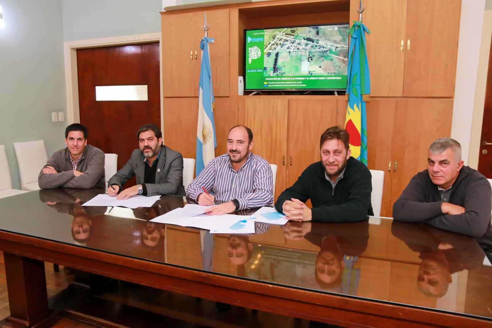 GENERAL PAZ: EL INTENDENTE FIRMÓ CONVENIO PARA LA CONSTRUCCIÓN DE 34 VIVIENDAS EN LOMA VERDE