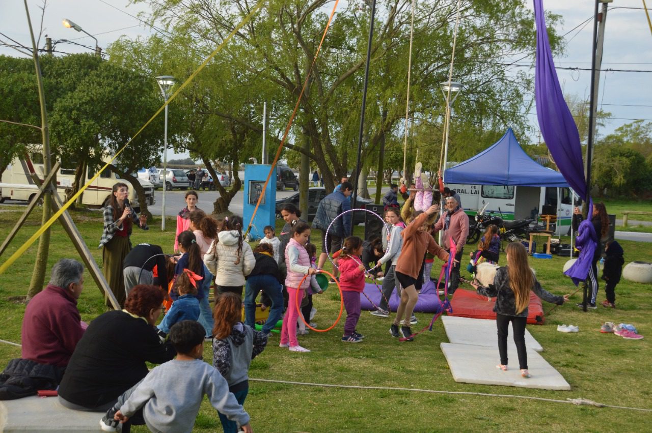 Con gran participación del público se realizó la jornada recreativa en el puerto de la Ría de Ajó