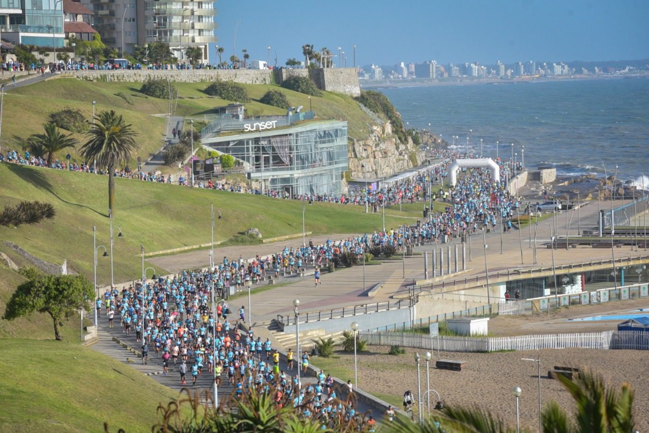 *Más de 9 mil personas participaron en la Media Maratón de Mar del Plata*