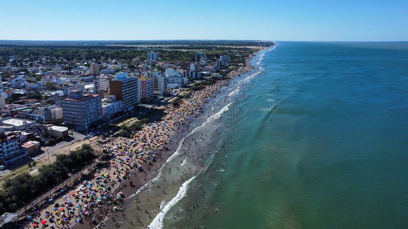 Las playas de La Costa cuentan con Puntos Accesibles para personas con discapacidad motriz