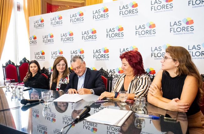 Las Flores: la Ministra de Genero Estela Diaz visito al Intendente Gelene.