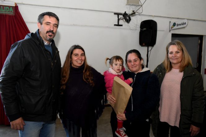 Miramar: Entrega de Becas Municipales