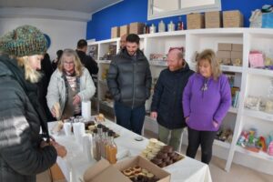 el local hecho en mar chiquita abrirá también por la tarde