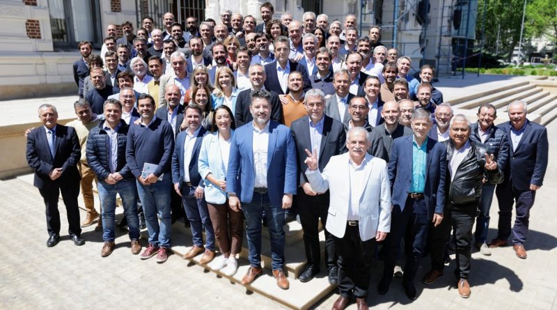 2023 10 25 ak reunión massa intendentes