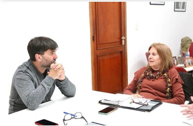 Castelli: Echarren se reunió con Carmen Melo y se generó un importante revuelo político