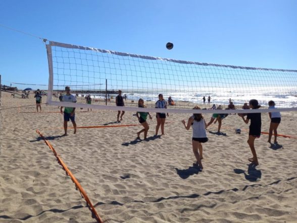 Mar Chiquita: Beach Vóley se suma a las actividades deportivas públicas y gratuitas del verano