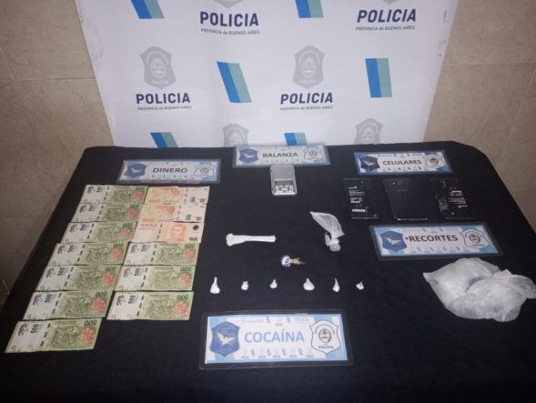 La Costa: Policía de Drogas Ilícitas secuestra cocina y marihuana en varios allanamientos.