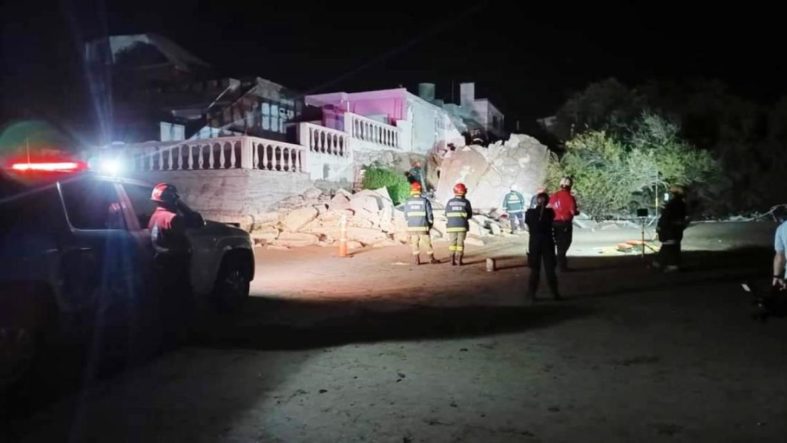 Partido de La Costa: se derrumbó una casa en el frente costero de Mar del Tuyú