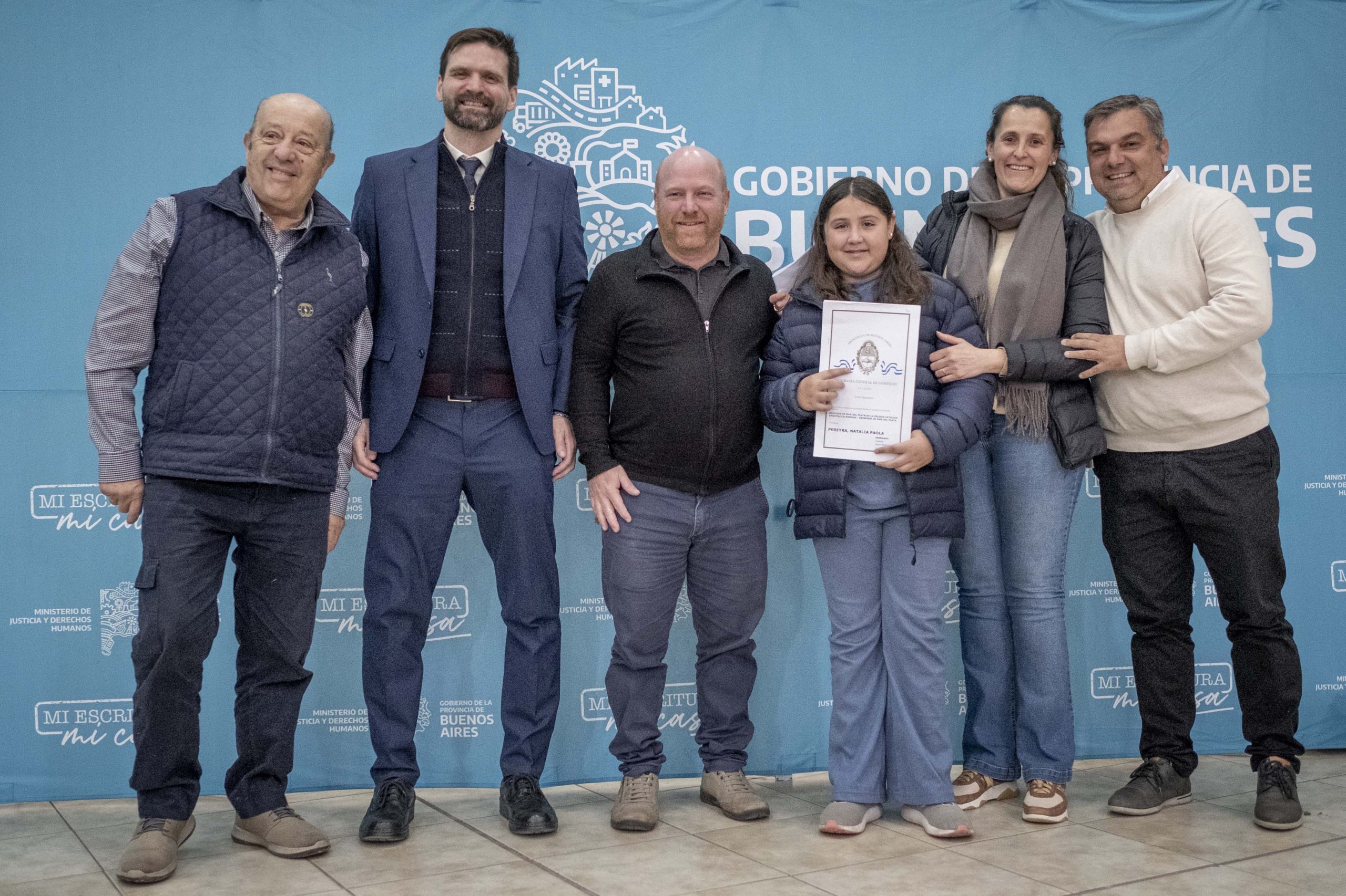 cerca de 300 familias recibieron su escritura en mar chiquita