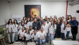 entrega de ambos a estudiantes de enfermería