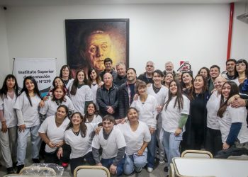 entrega de ambos a estudiantes de enfermería