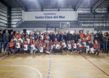 escuela municipal de guardavidas se entregaron libretas a guardavidas marchiquitenses