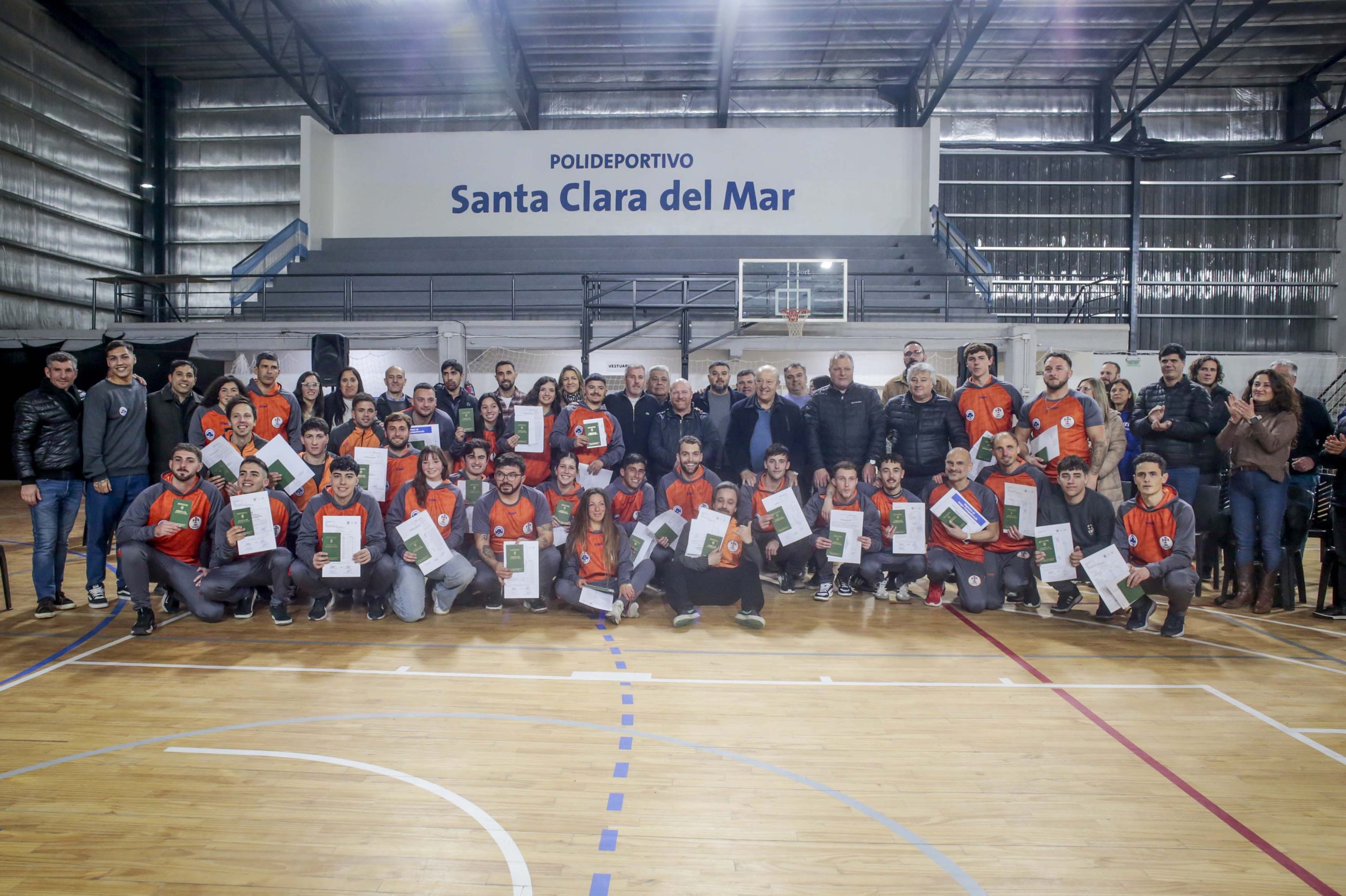 escuela municipal de guardavidas se entregaron libretas a guardavidas marchiquitenses