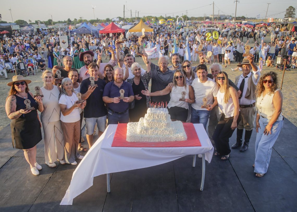 miles de personas disfrutaron de la fiesta provincial del costillar en vivoratá