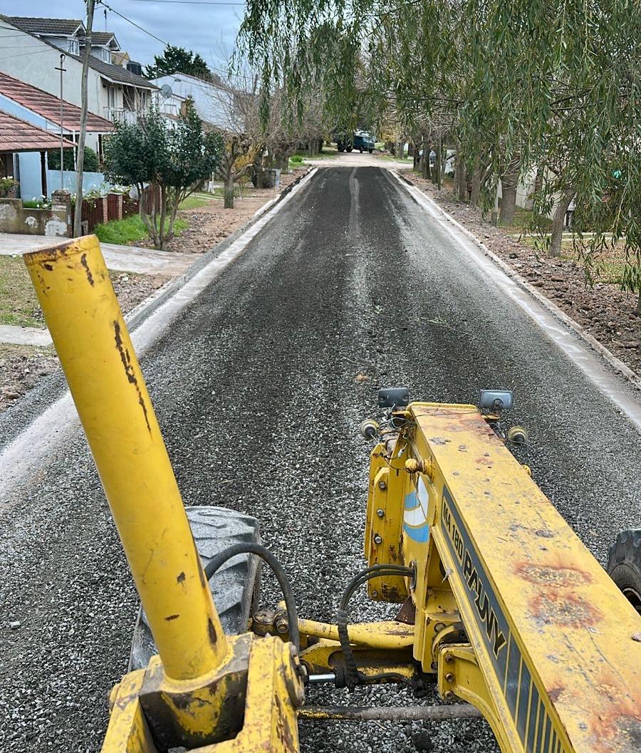 mar chiquita invirtió más de $120 millones en obras a través de la tasa de red vial urbana (1)